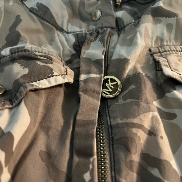 Michael kors shirt - Picture 3 of 3